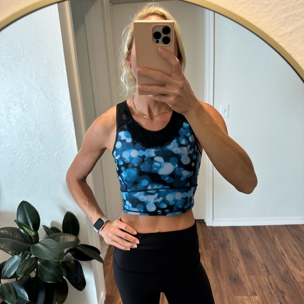 🌟SALE🌟 Sweaty Betty blue crop top size medium​​​​​​